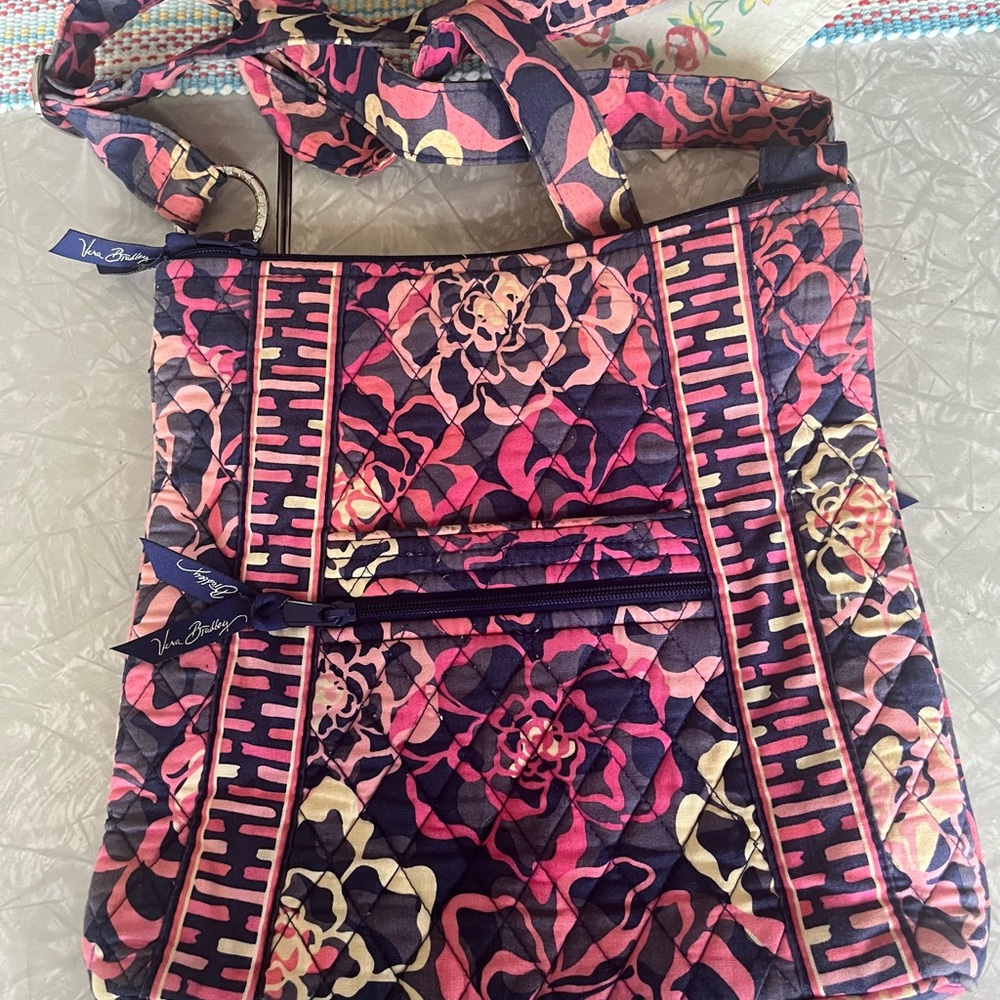 Vera Bradley crossbody Catalina Pink pattern